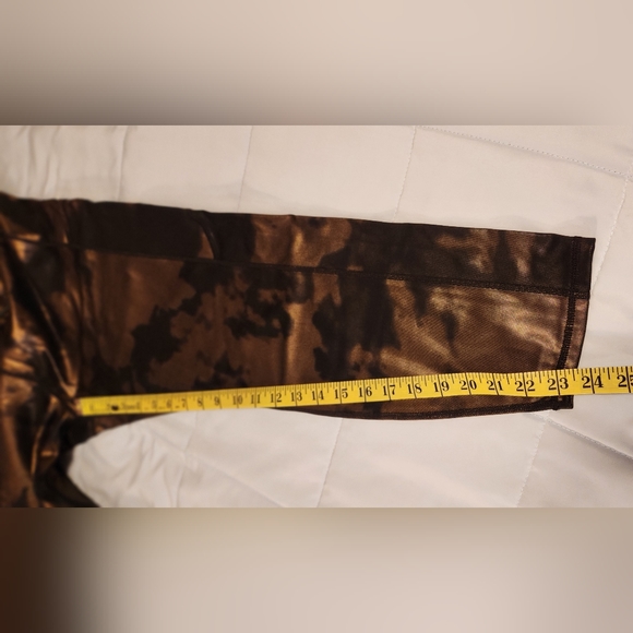 Zyia Metallic Pull on Luxe leggings - Picture 7 of 8